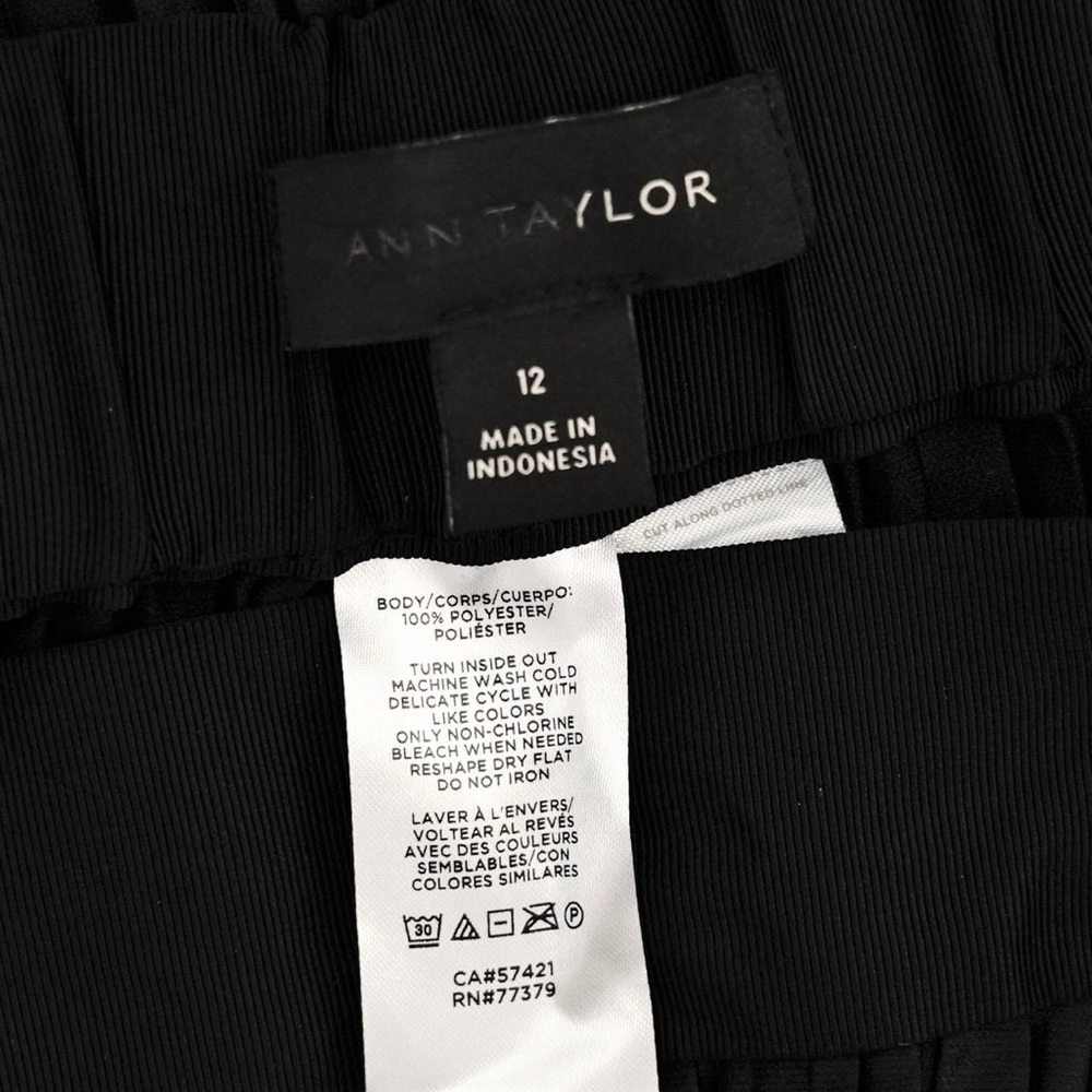 NWOT- Ann Taylor pleated wide leg pull on pants black Size 12 - Picture 9 of 9